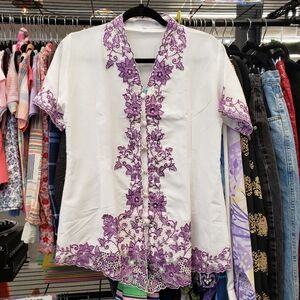 Vintage Floral Embroidered Blouse